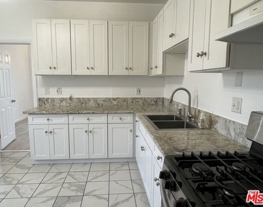 1145 5th Avenue - Photo Thumbnail 1