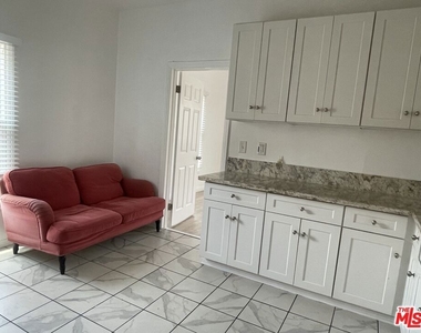 1145 5th Avenue - Photo Thumbnail 3