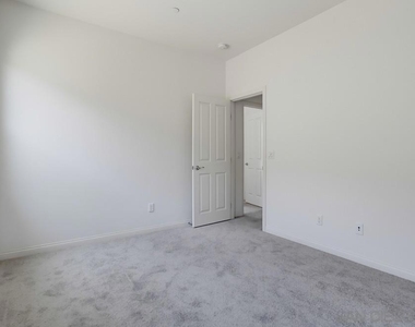 1041 Sea Glass Way - Photo Thumbnail 35