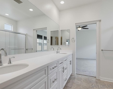 1041 Sea Glass Way - Photo Thumbnail 32