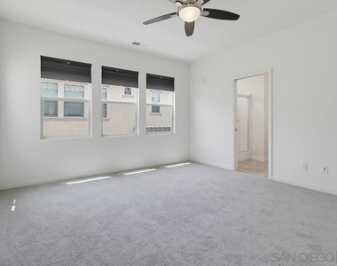 1041 Sea Glass Way - Photo Thumbnail 26