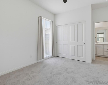 1041 Sea Glass Way - Photo Thumbnail 37