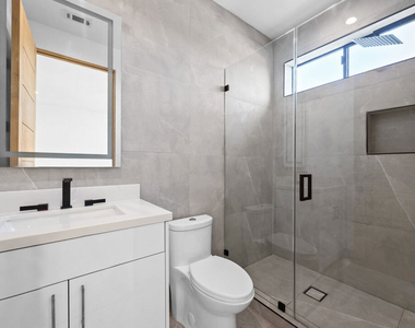 2123 S Cloverdale Avenue - Photo Thumbnail 22