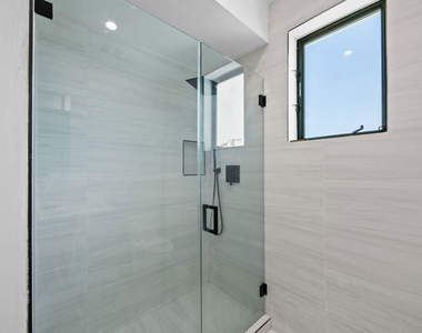 2123 S Cloverdale Avenue - Photo Thumbnail 10