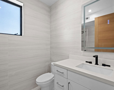 2123 S Cloverdale Avenue - Photo Thumbnail 9