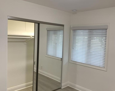 1242 Landsburn Circle - Photo Thumbnail 12