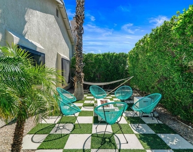 1502 Amelia Way - Photo Thumbnail 66