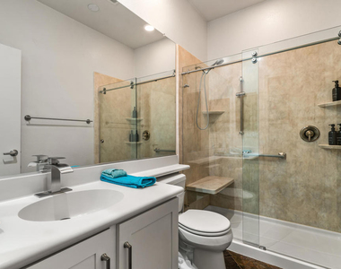 1502 Amelia Way - Photo Thumbnail 33