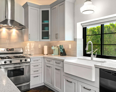 1502 Amelia Way - Photo Thumbnail 27