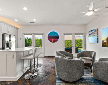 1502 Amelia Way - Photo Thumbnail 20