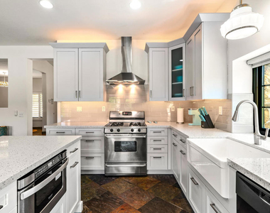 1502 Amelia Way - Photo Thumbnail 28