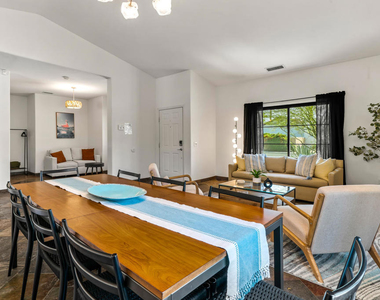 1502 Amelia Way - Photo Thumbnail 17