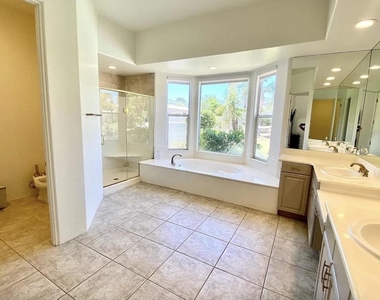 5 Victoria Falls Drive - Photo Thumbnail 25