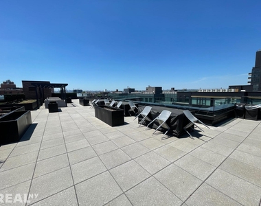 144-74 Northern Boulevard - Photo Thumbnail 9