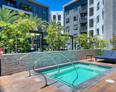 5560 Lexington Ave - Photo Thumbnail 39
