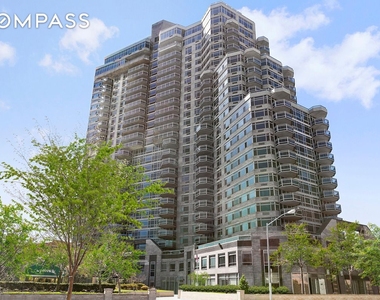 Queens Boulevard - Photo Thumbnail 10