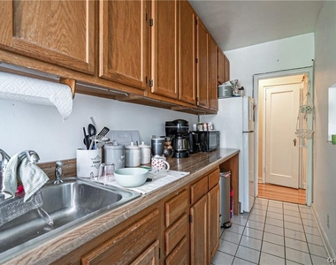 210 Martine Avenue - Photo Thumbnail 7
