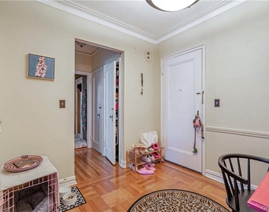 210 Martine Avenue - Photo Thumbnail 2