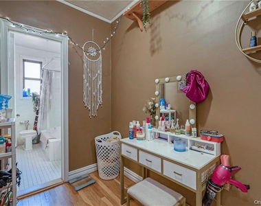 210 Martine Avenue - Photo Thumbnail 8