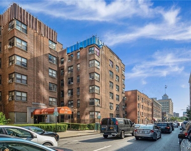 210 Martine Avenue - Photo Thumbnail 12