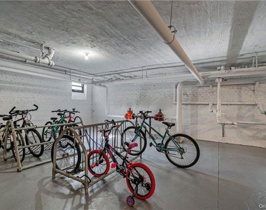 210 Martine Avenue - Photo Thumbnail 10