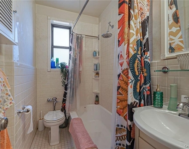 210 Martine Avenue - Photo Thumbnail 9