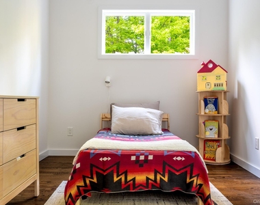 317 Lake Shore Road - Photo Thumbnail 18