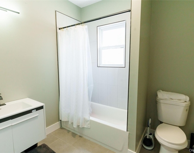 328 Columbia Street - Photo Thumbnail 11