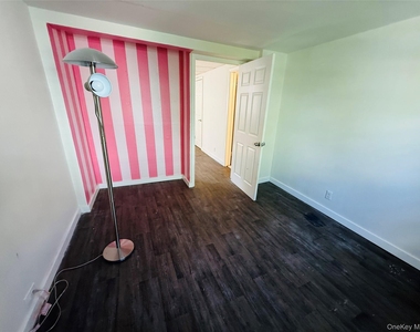 135 Sullivan Street - Photo Thumbnail 7