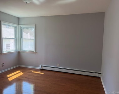 231-10 145 Avenue - Photo Thumbnail 1