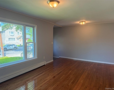 231-10 145 Avenue - Photo Thumbnail 9