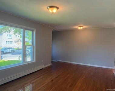 231-10 145 Avenue - Photo Thumbnail 10