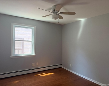 231-10 145 Avenue - Photo Thumbnail 4