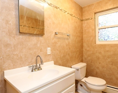 30 Lamb Avenue - Photo Thumbnail 7