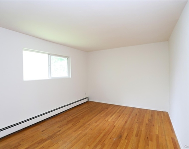 30 Lamb Avenue - Photo Thumbnail 6