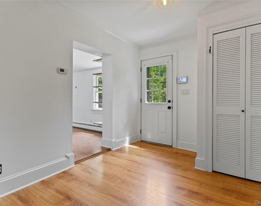 392 Main Street - Photo Thumbnail 18