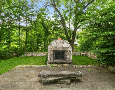 392 Main Street - Photo Thumbnail 1