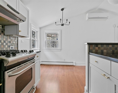 392 Main Street - Photo Thumbnail 12