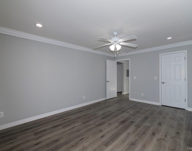 16 Garfield Avenue - Photo Thumbnail 6