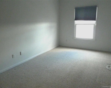 81 Pacific Boulevard - Photo Thumbnail 7