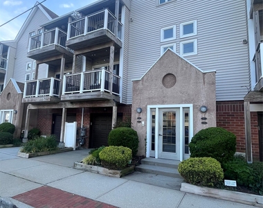 81 Pacific Boulevard - Photo Thumbnail 14