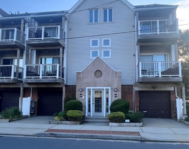 81 Pacific Boulevard - Photo Thumbnail 13