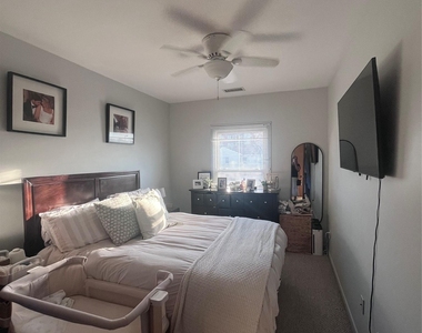 81 Pacific Boulevard - Photo Thumbnail 8