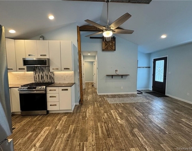 317 Overlook Court - Photo Thumbnail 2