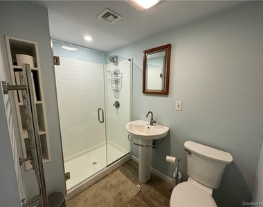 317 Overlook Court - Photo Thumbnail 14