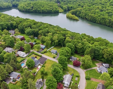 317 Overlook Court - Photo Thumbnail 18
