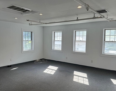 665 Commerce Street - Photo Thumbnail 3