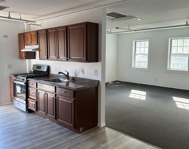665 Commerce Street - Photo Thumbnail 2