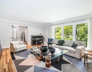 4 Parkfield Road - Photo Thumbnail 1