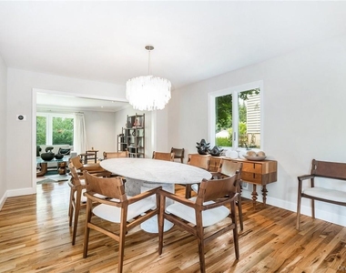 4 Parkfield Road - Photo Thumbnail 4